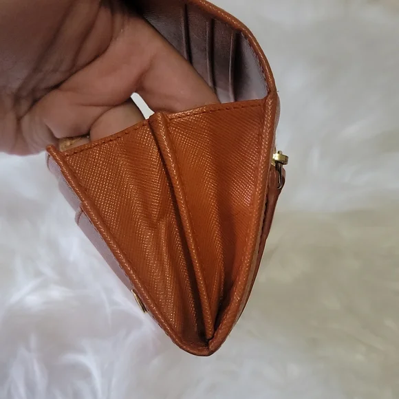 PRADA - Picture 10 of 16